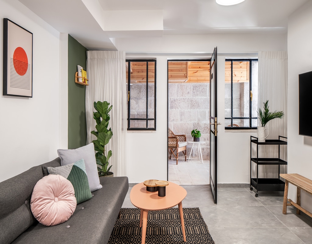 One Bedroom Apartment with Shared Patio in Jerusalem TLV2GO Serviced