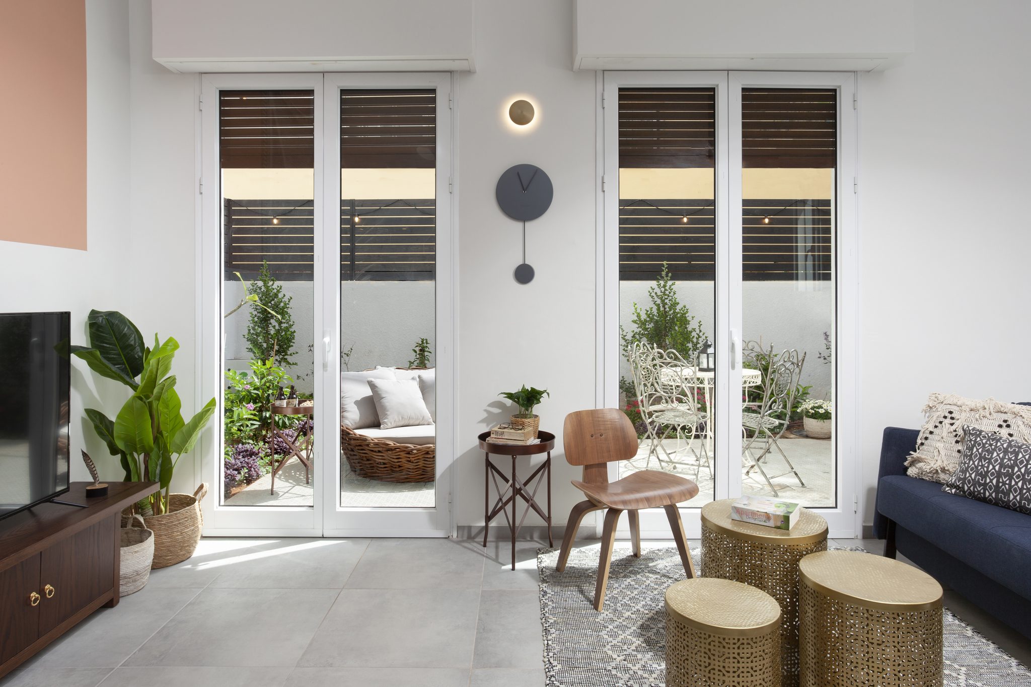 Bright living room in a TLV2GO aparthotel flat - the Airbnb alternative in Tel Aviv